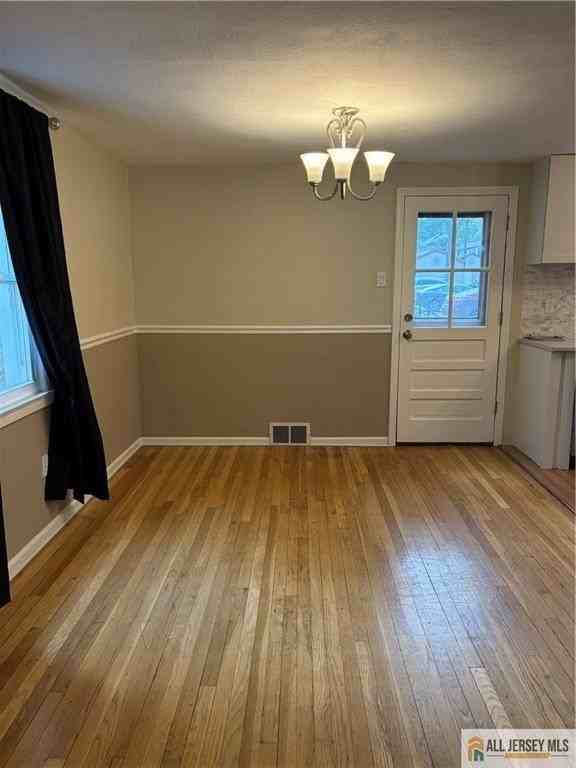 243 Rose St - Photo 5 of 16