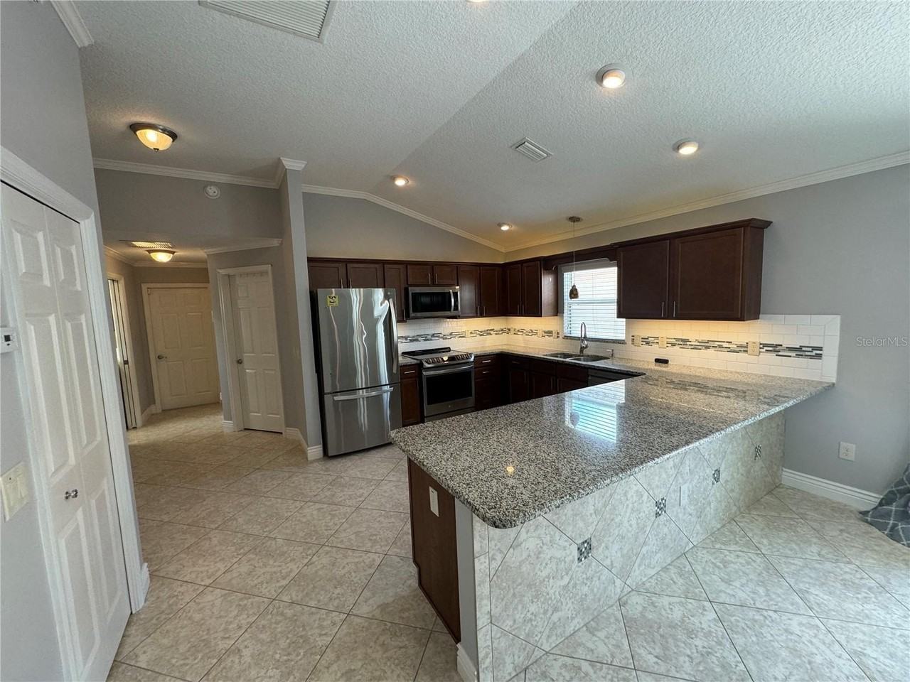 2272 Vassar Ln - Photo 4 of 21