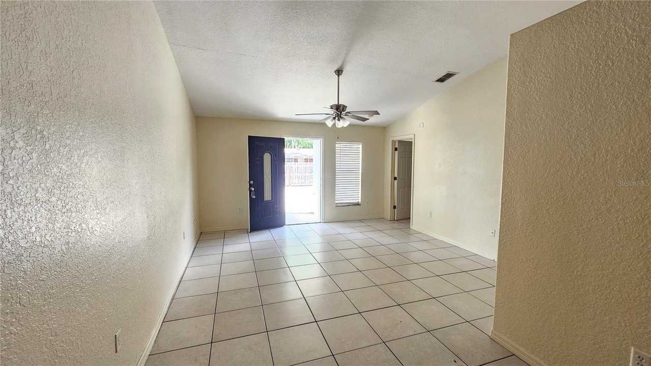 711 Lake Jessie Dr - Photo 3 of 15