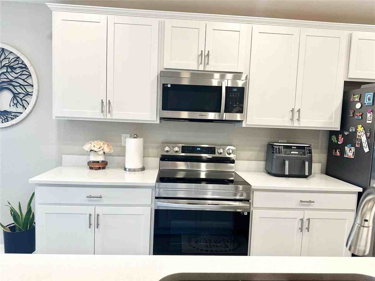 2000 Golden Beak Dr - Photo 5 of 17