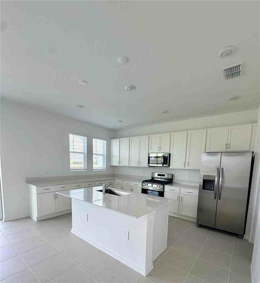 7436 Capstone Dr - Photo 3 of 33