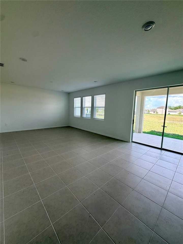 7436 Capstone Dr - Photo 7 of 33
