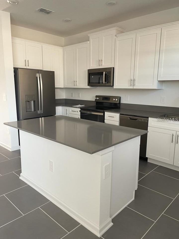 7605 Danube Rd - Photo 6 of 18