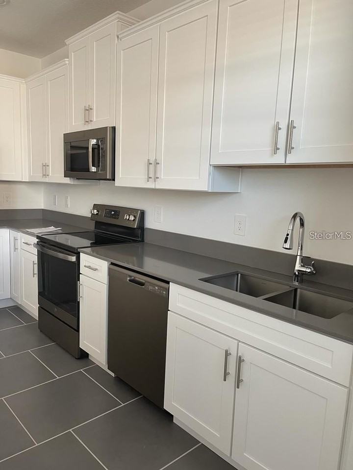 7605 Danube Rd - Photo 7 of 18