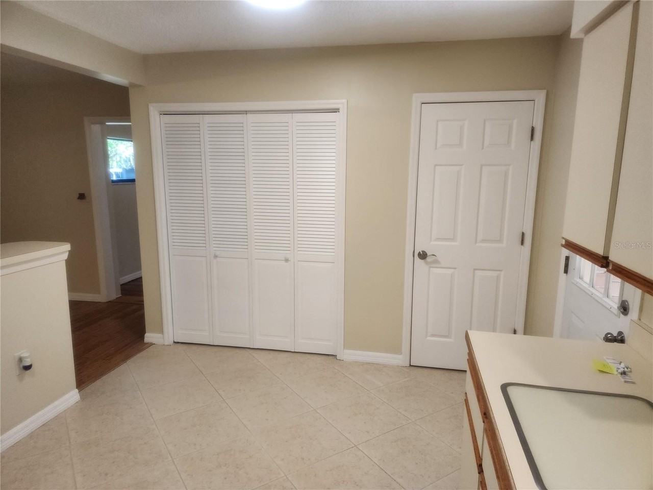 407 Louis St - Photo 7 of 25