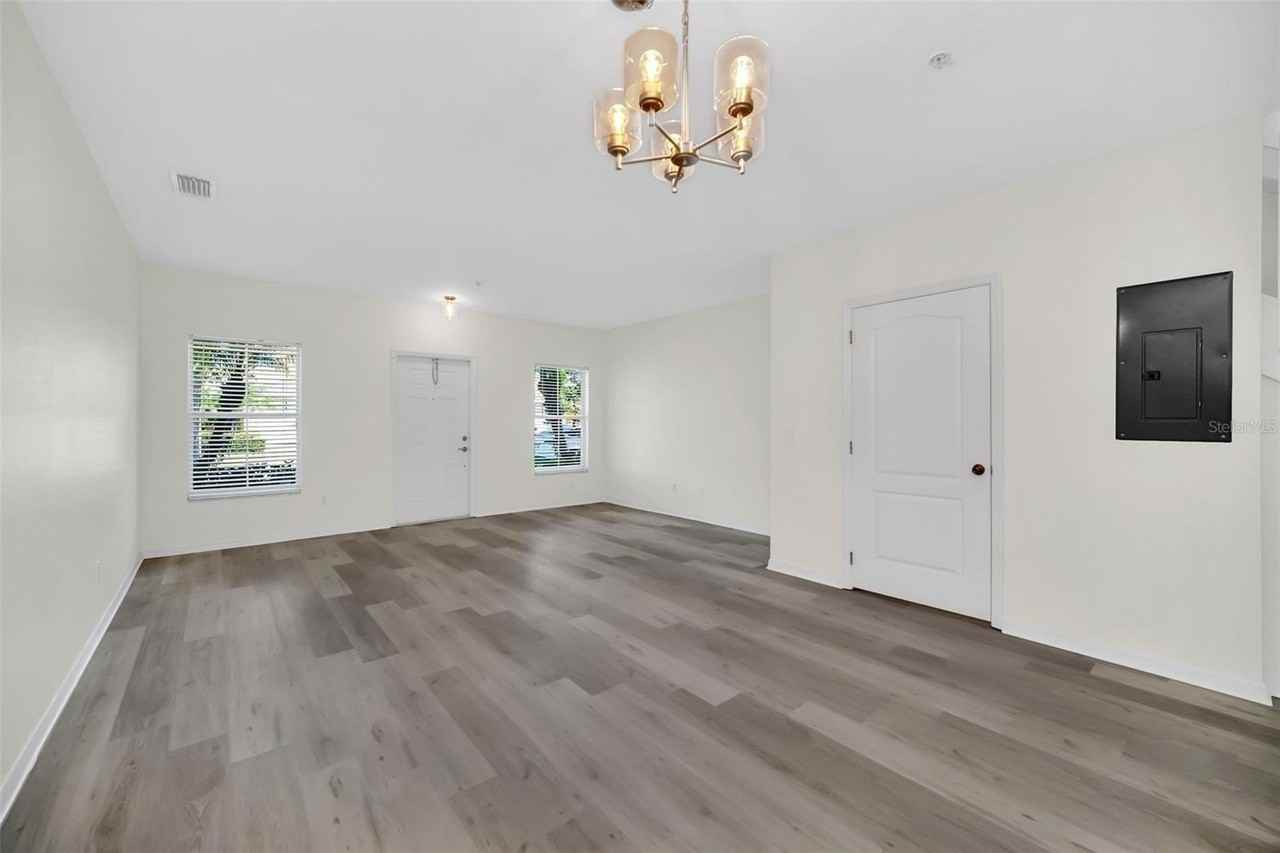 13370 Daniels Landing Cir - Photo 4 of 26