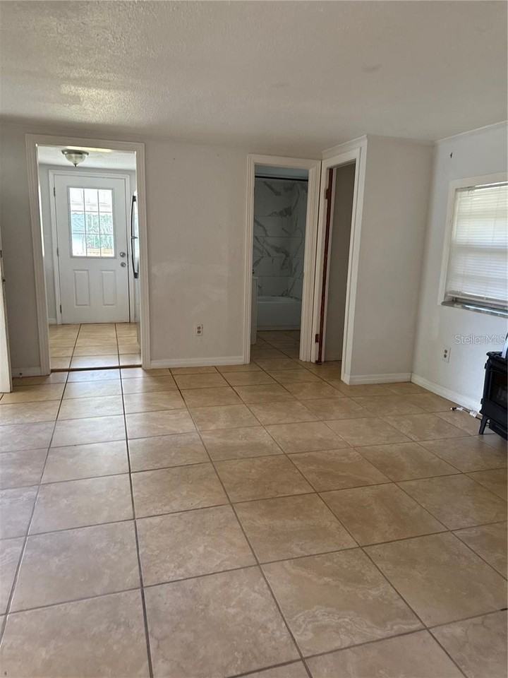 5305 Se 114th St - Photo 2 of 7