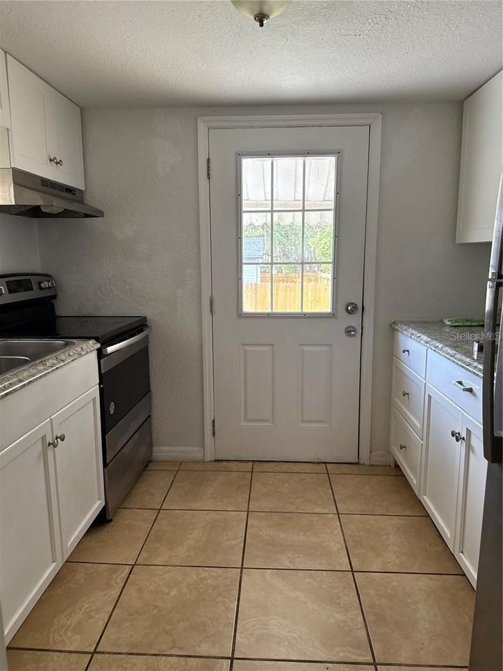 5305 Se 114th St - Photo 4 of 7