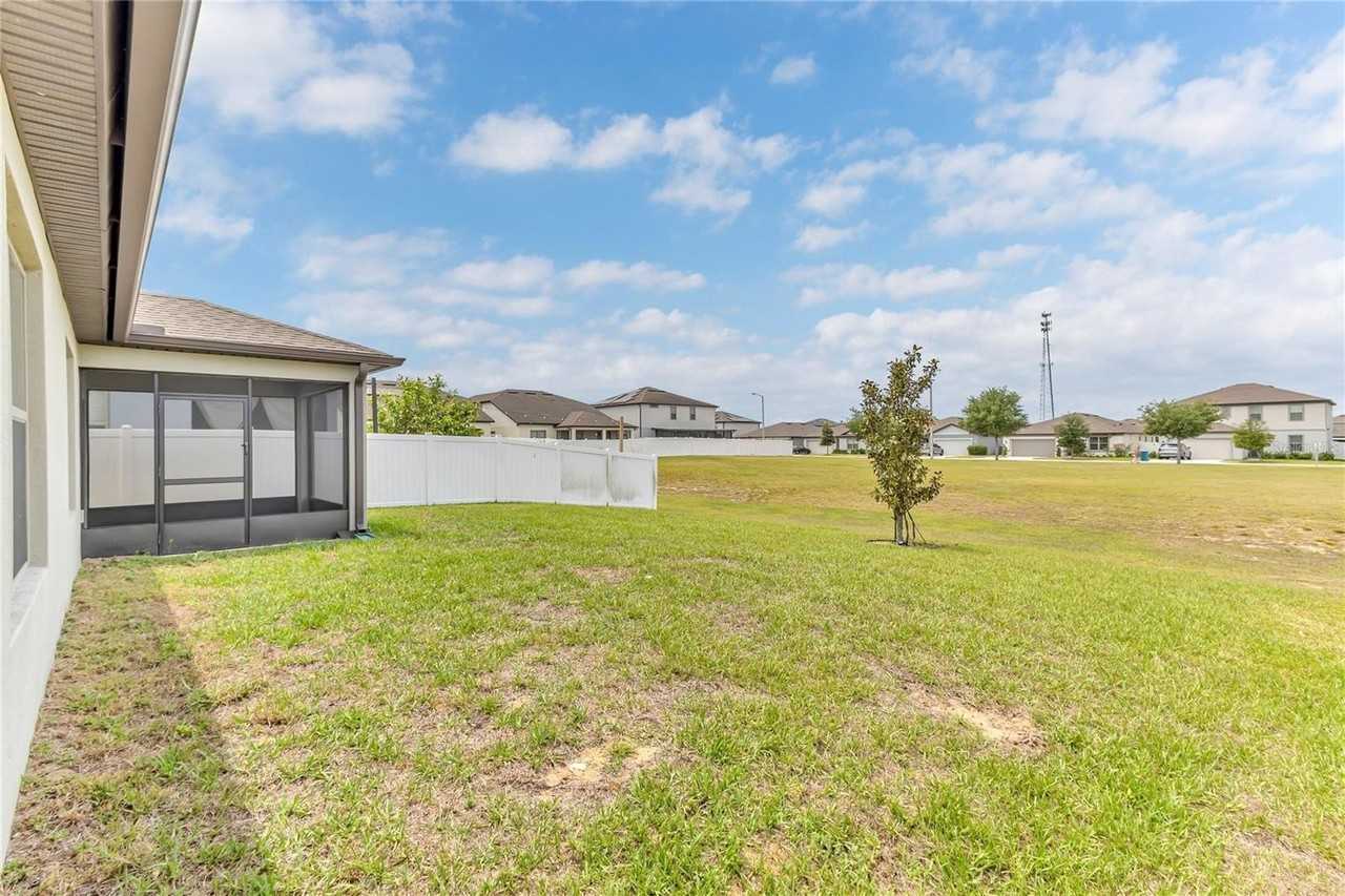 747 Citrus Isle Dr - Photo 3 of 38