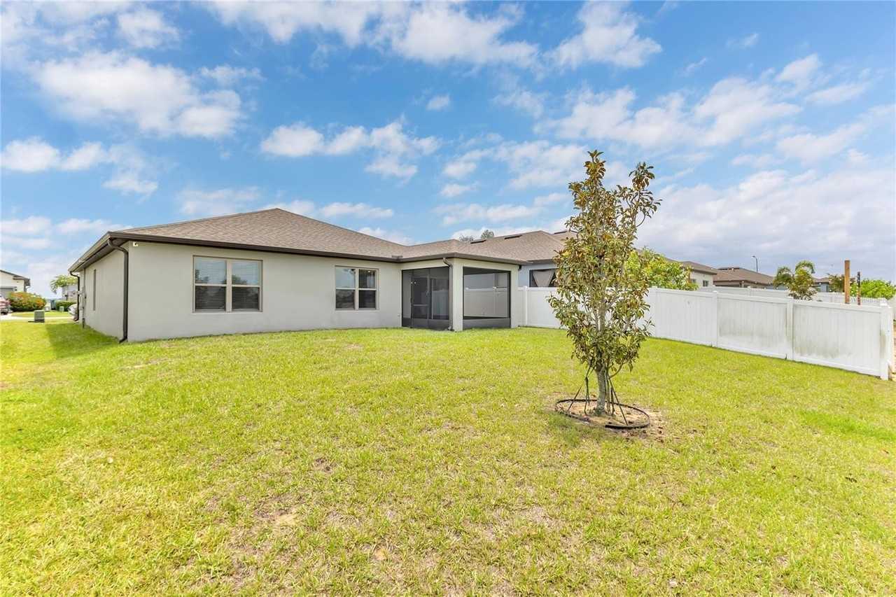 747 Citrus Isle Dr - Photo 4 of 38