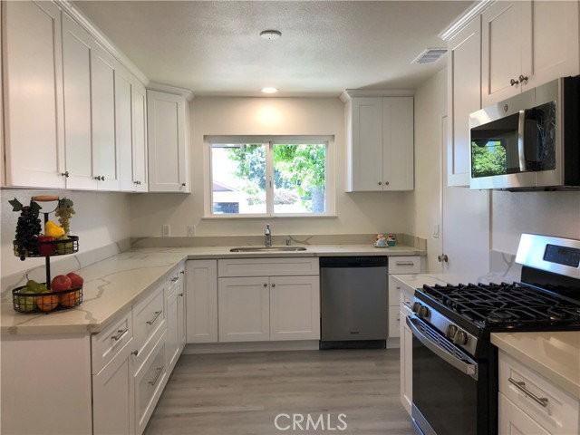 2817 Merlin Ave - Photo 3 of 8