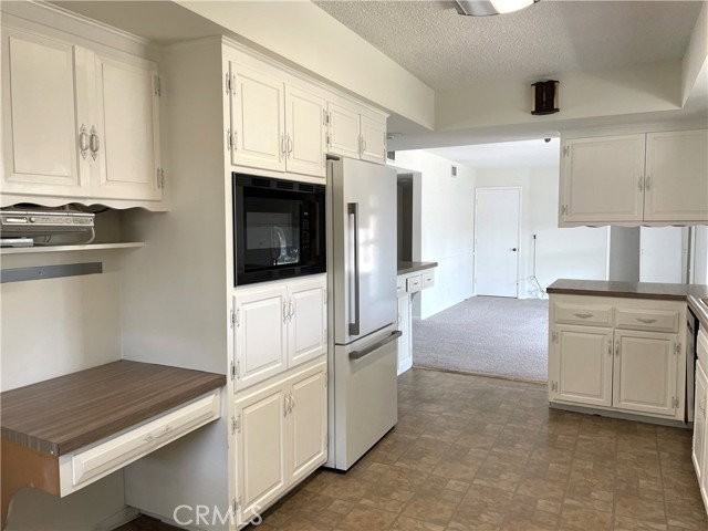 3001 Coleridge Dr - Photo 6 of 8