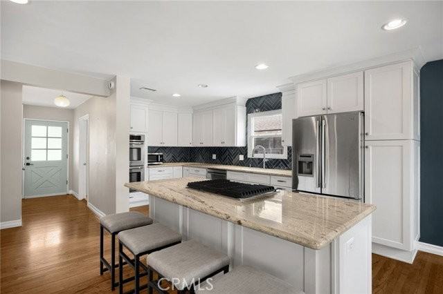 1402 E Rose Ave - Photo 2 of 8