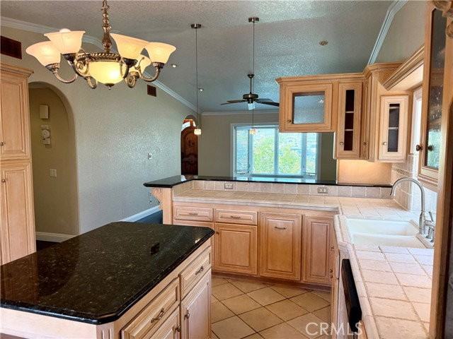 9272 Sunridge Dr - Photo 2 of 8