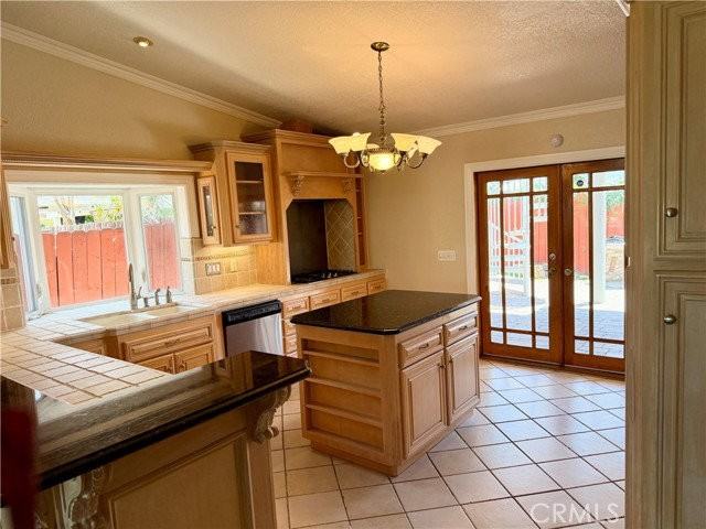 9272 Sunridge Dr - Photo 5 of 8