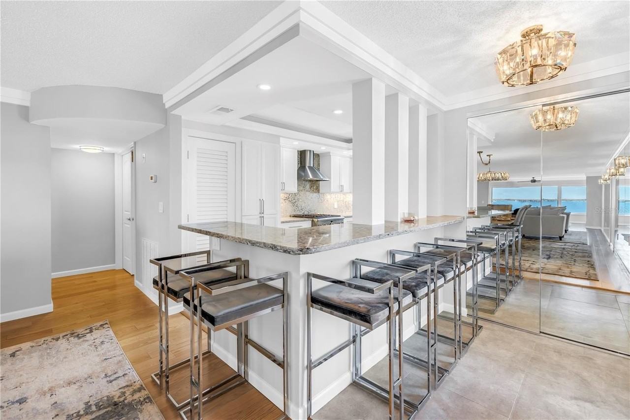 6020 Shore Blvd S #712 - Photo 4 of 44