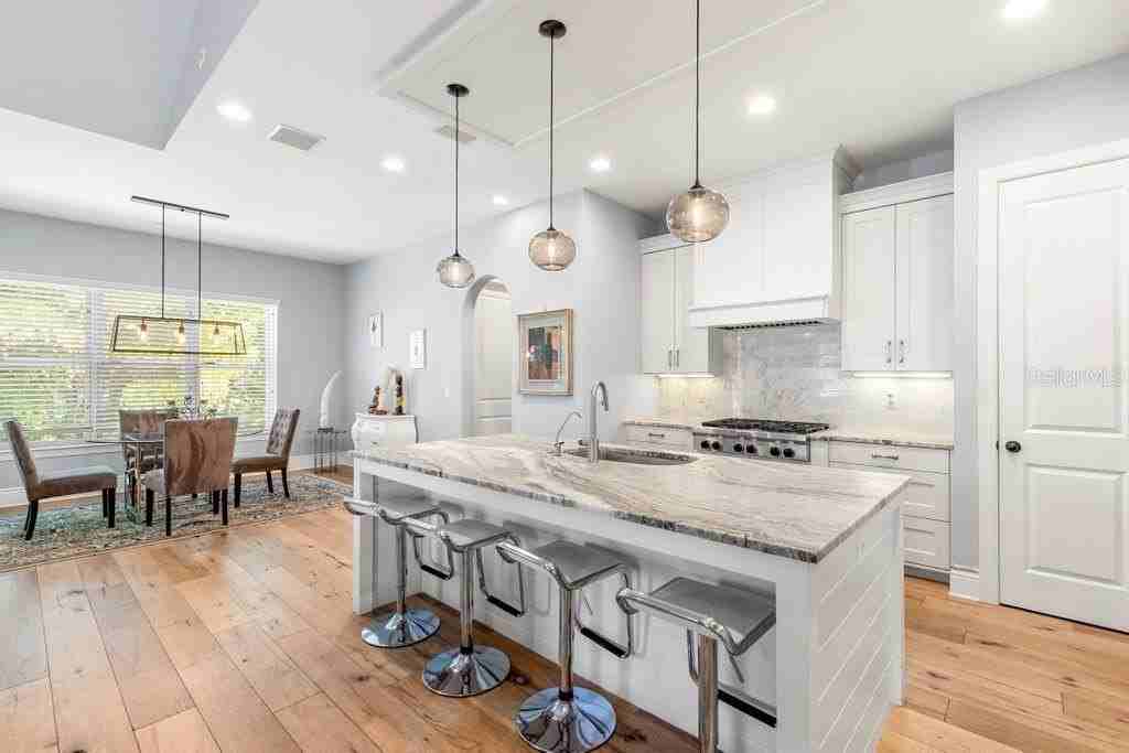 415 E Davis Blvd - Photo 4 of 13