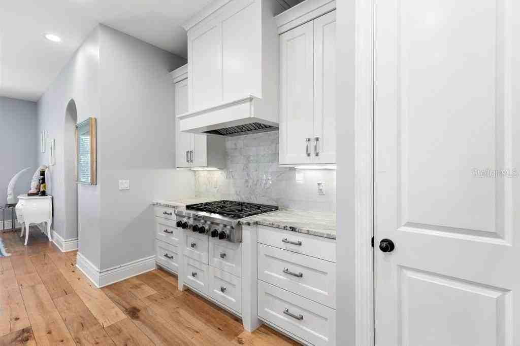 415 E Davis Blvd - Photo 6 of 13