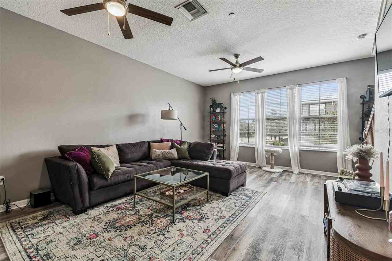 2503 Middleton Grove Dr - Photo 2 of 35