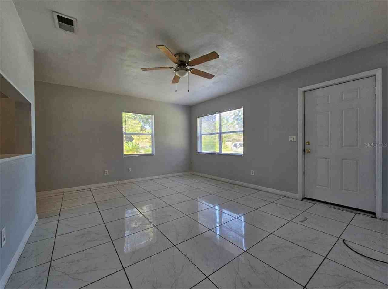 2721 Doyle Cir - Photo 4 of 23