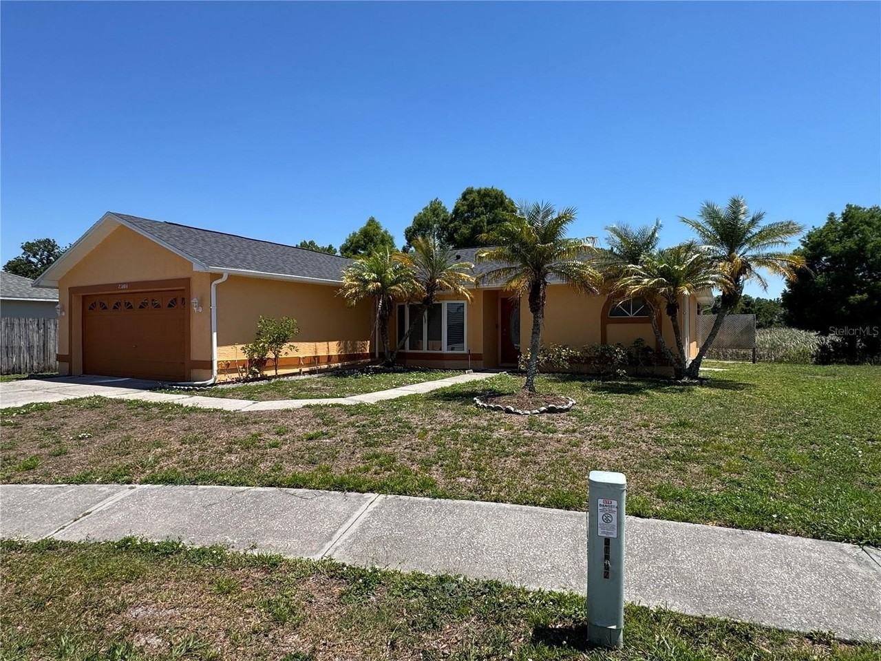 21606 Rosewood Ct - Photo 2 of 25