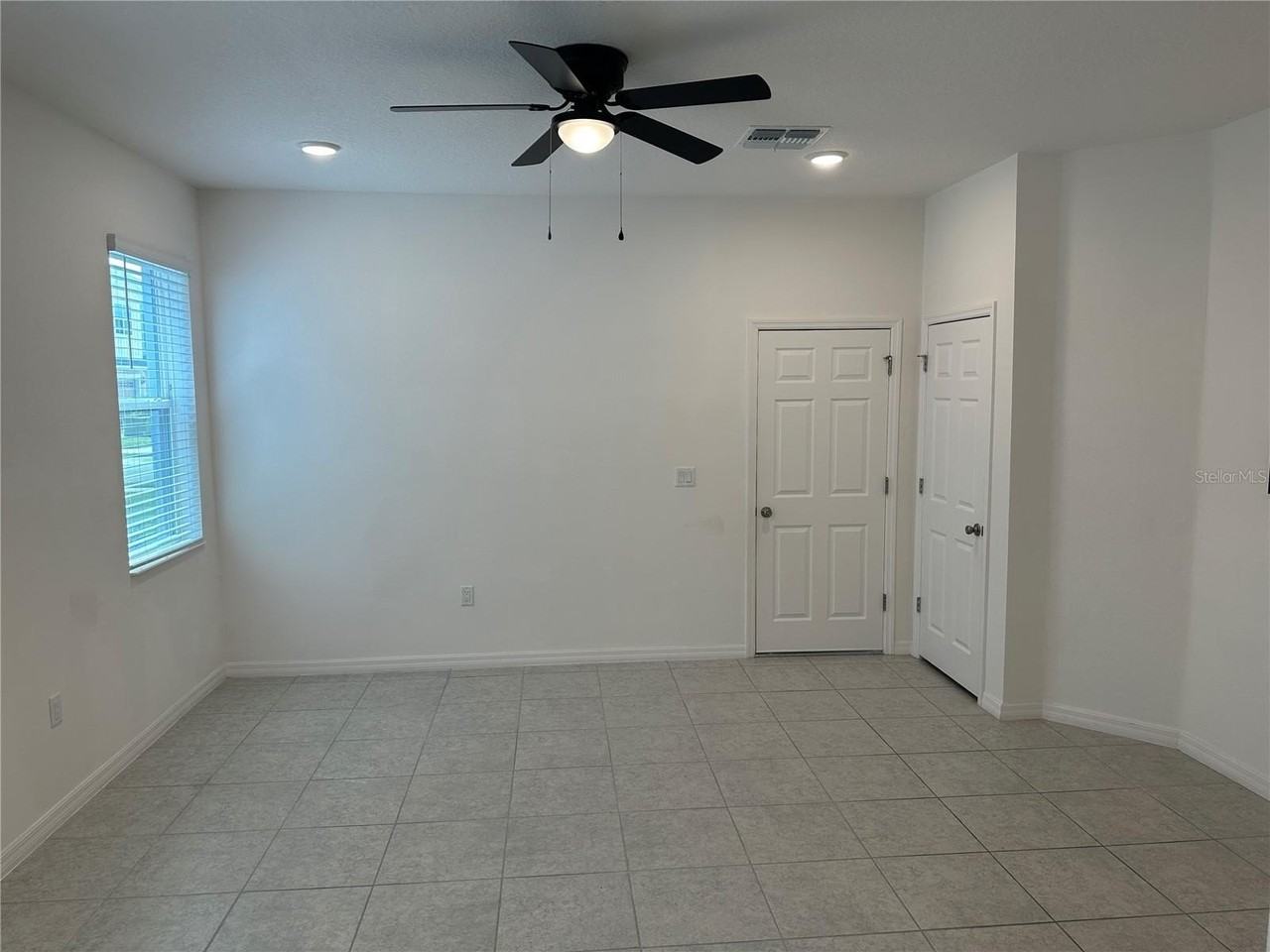 4394 Sailplane Ct - Photo 2 of 25