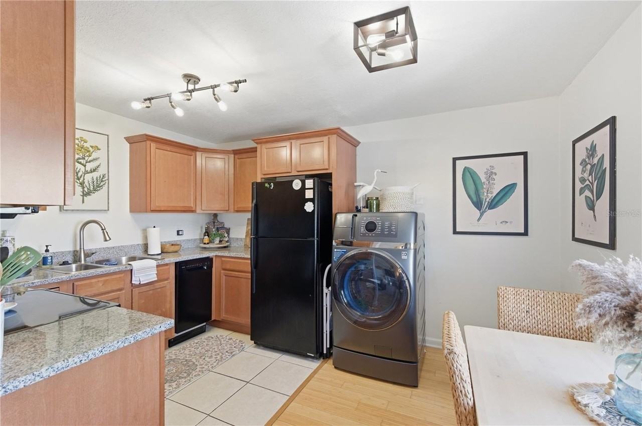 5162 Salmon Dr Se #C - Photo 4 of 30