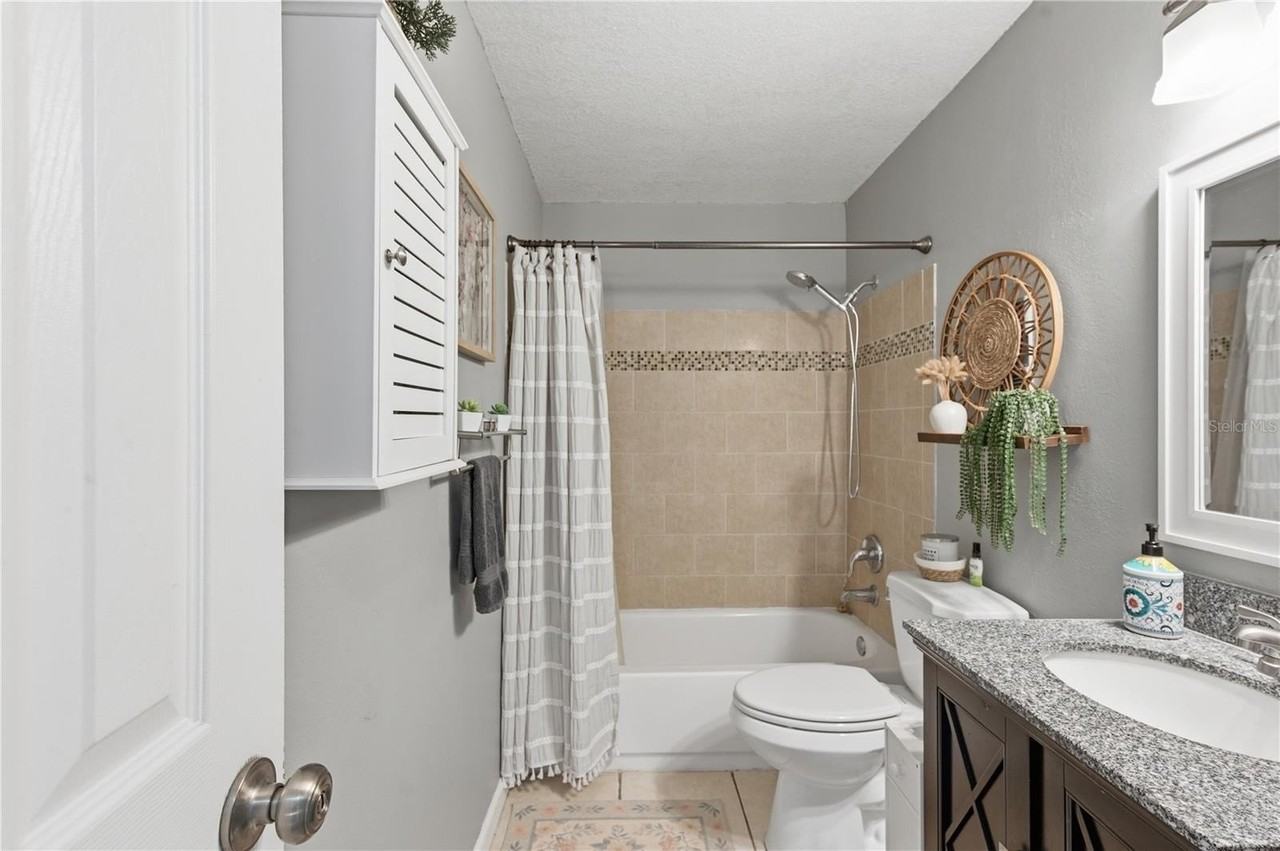 5162 Salmon Dr Se #C - Photo 6 of 30