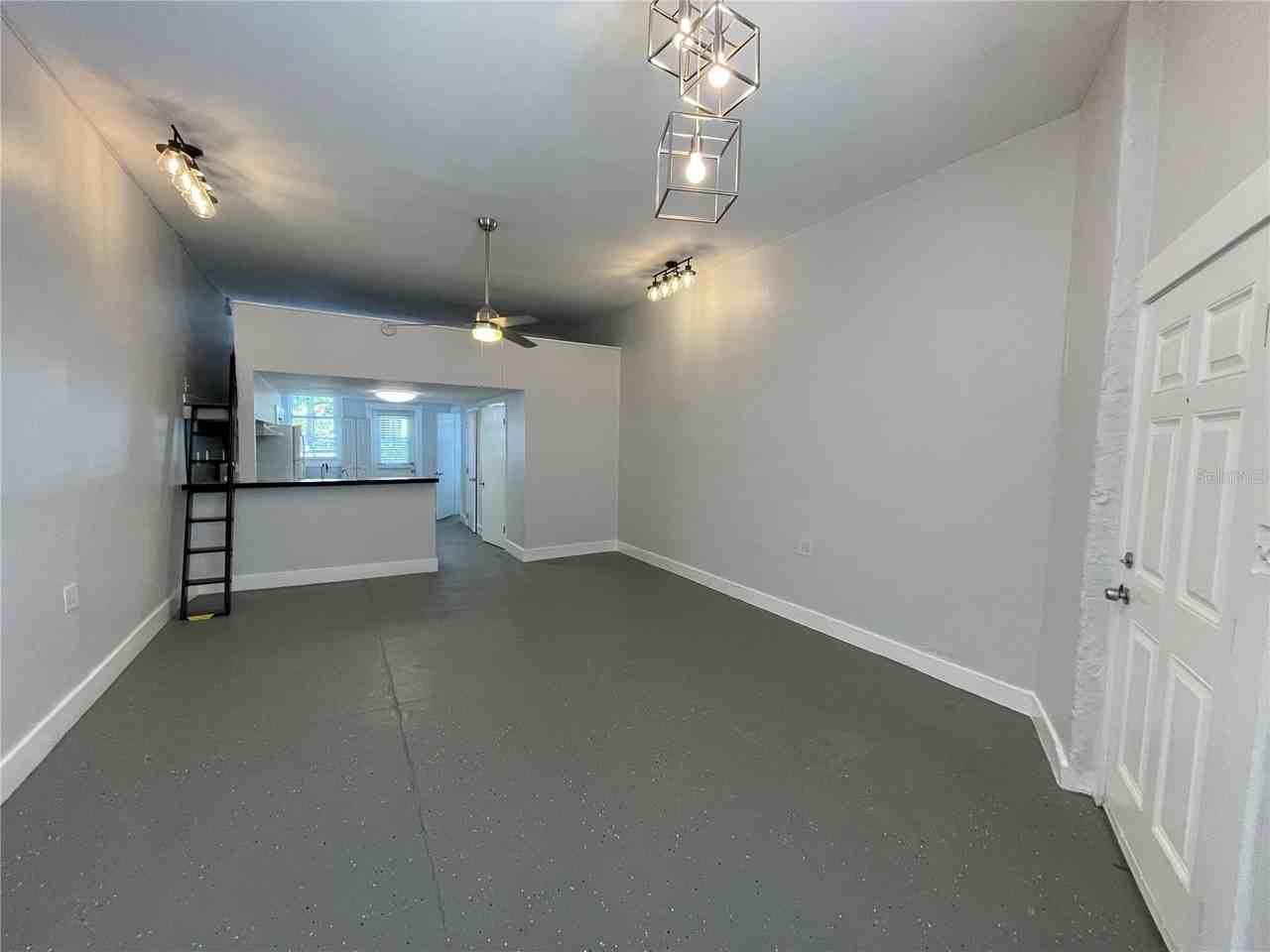 2305 W Texas Ave #5 - Photo 5 of 50
