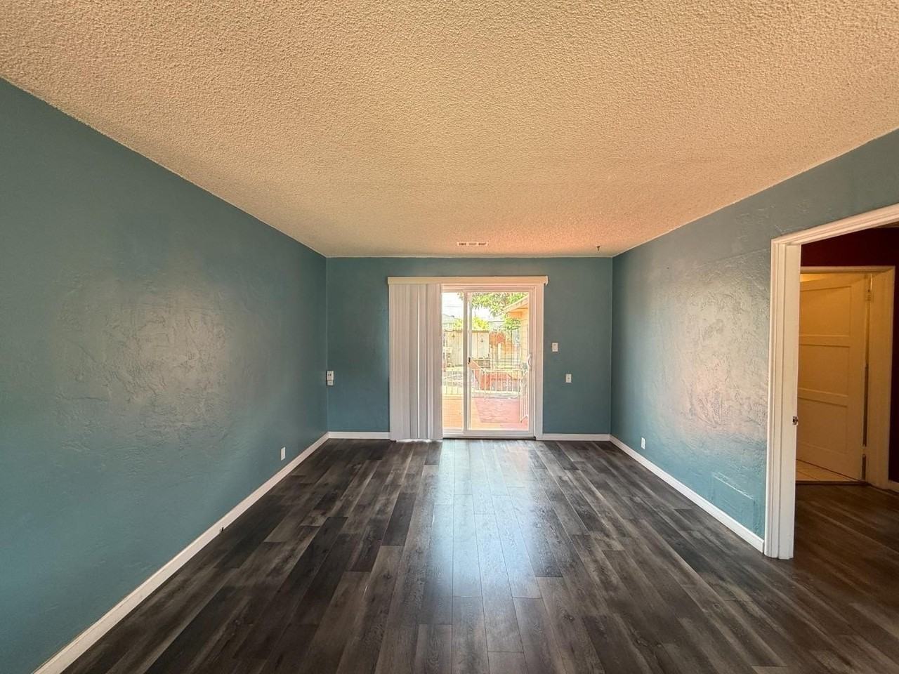 1226 148th Ave - Photo 2 of 27