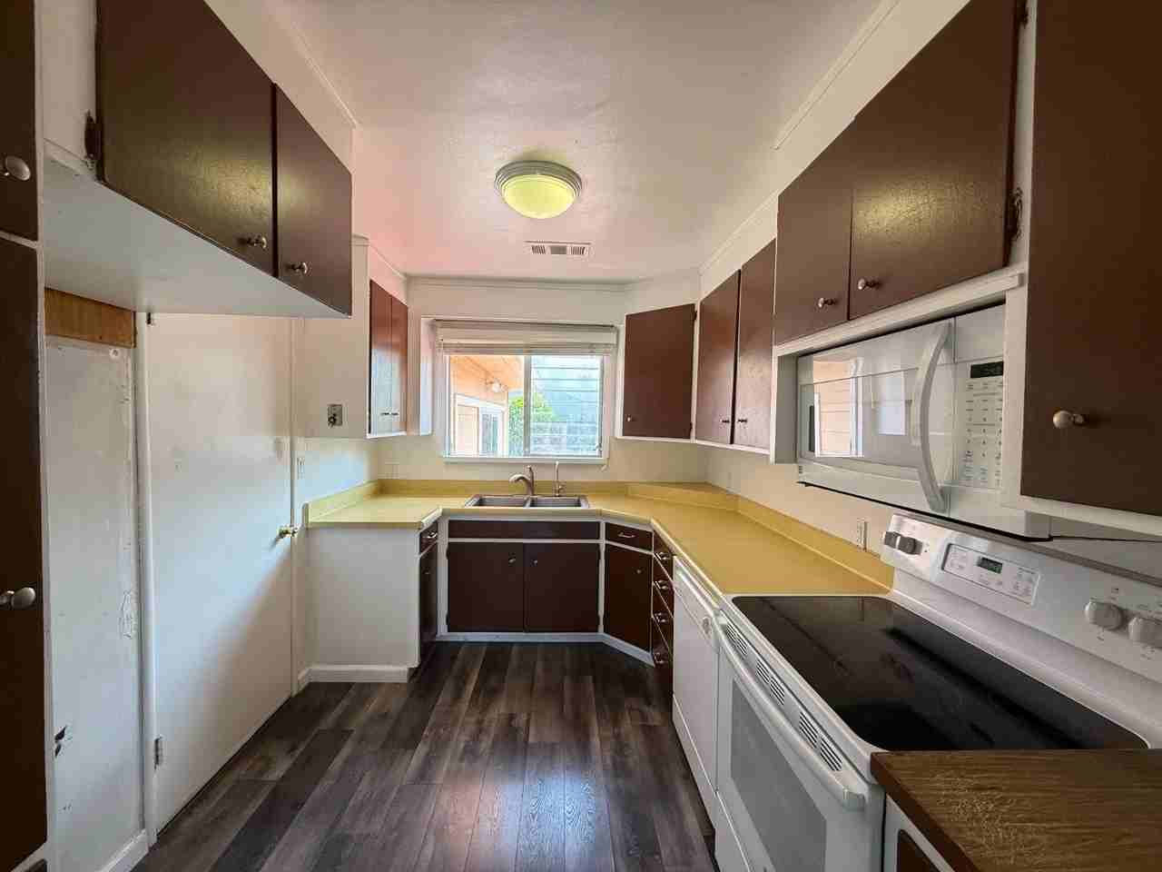 1226 148th Ave - Photo 4 of 27