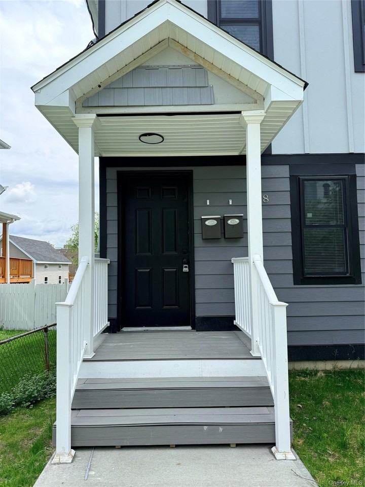 268 Carpenter Ave #1 - Photo 3 of 20