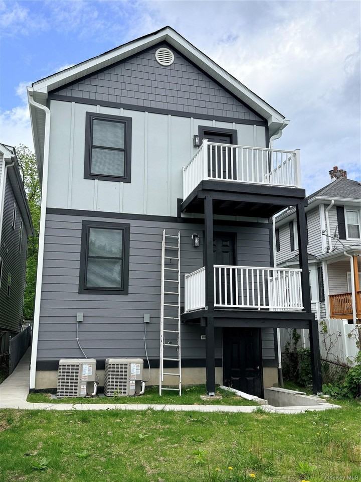 268 Carpenter Ave #1 - Photo 4 of 20
