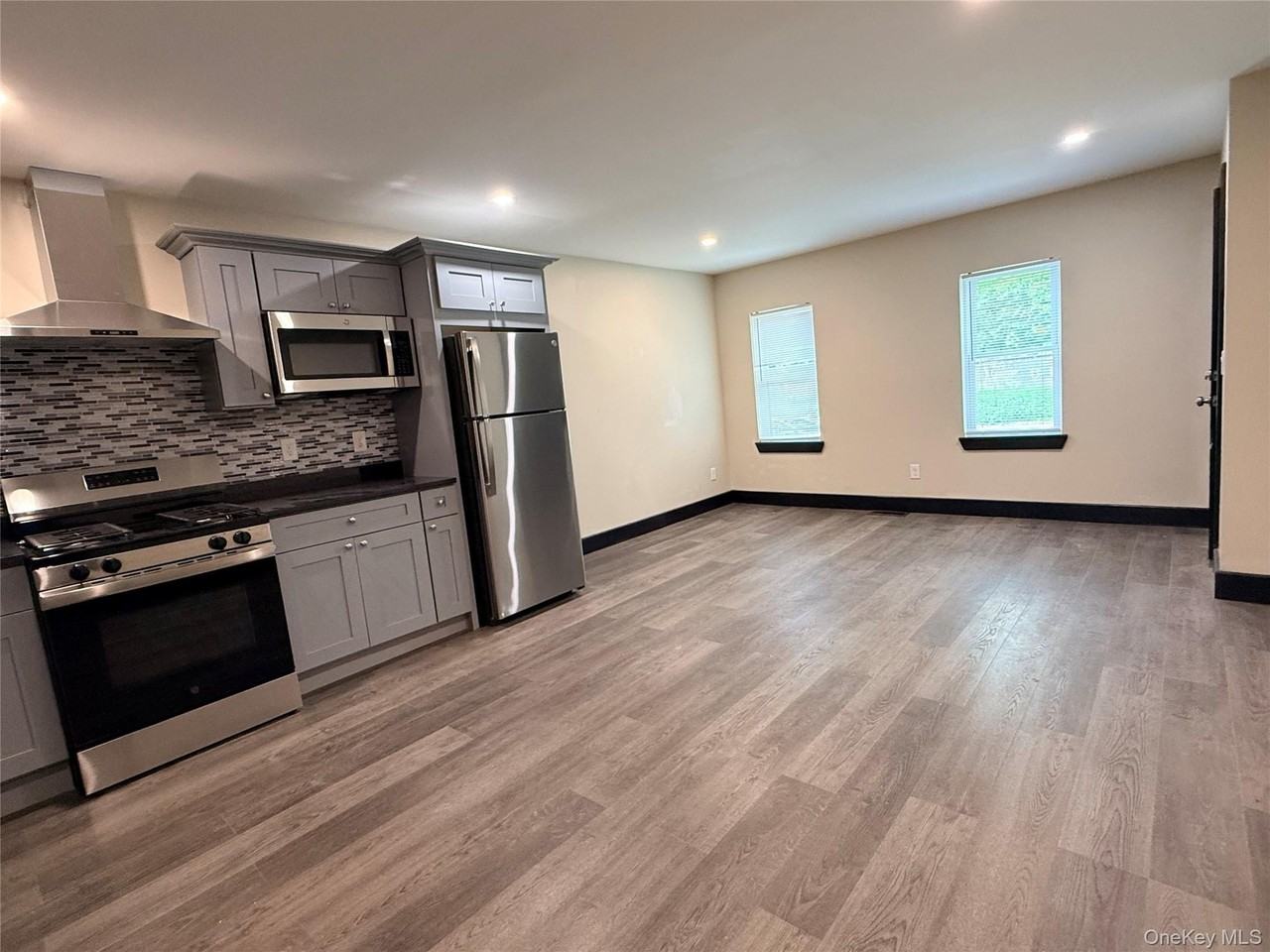 268 Carpenter Ave #1 - Photo 5 of 20