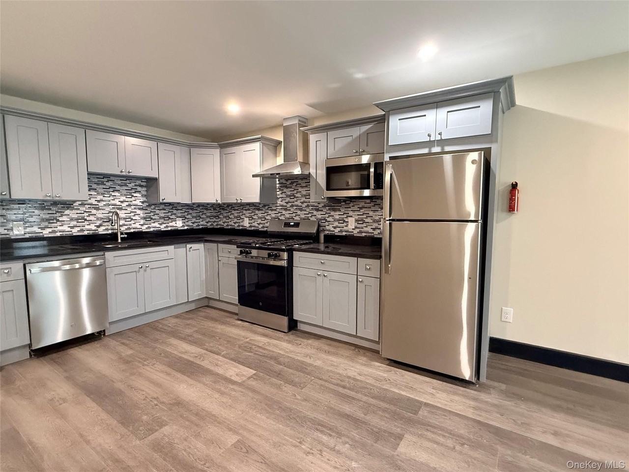268 Carpenter Ave #1 - Photo 6 of 20