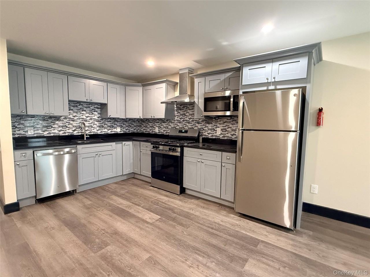 268 Carpenter Ave #1 - Photo 7 of 20