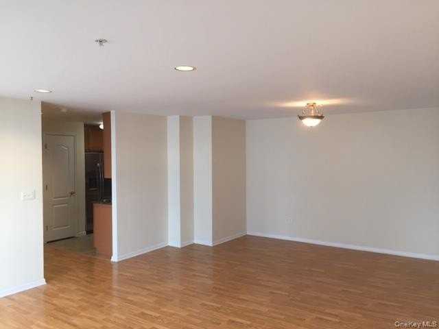 26 W Broadway #303 - Photo 4 of 34