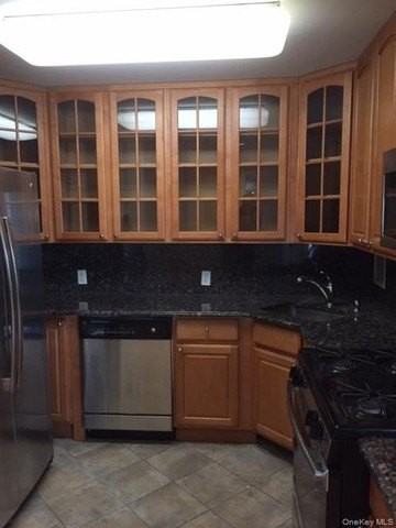 26 W Broadway #303 - Photo 5 of 34