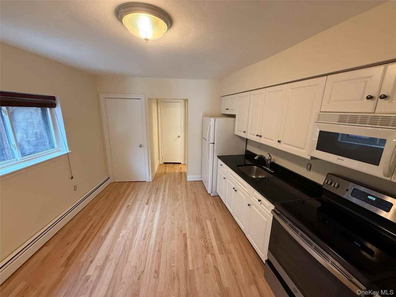 125 Deer Park Ave Unit C - Photo 3 of 8
