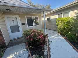 featured image of 172 Parkcenter Dr