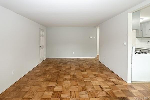 178 Jervis Ave #178 - Photo 7 of 30