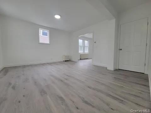 2325 Lincoln St - Photo 3 of 9