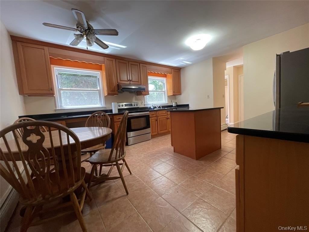 4 Cornwallis Rd - Photo 4 of 16