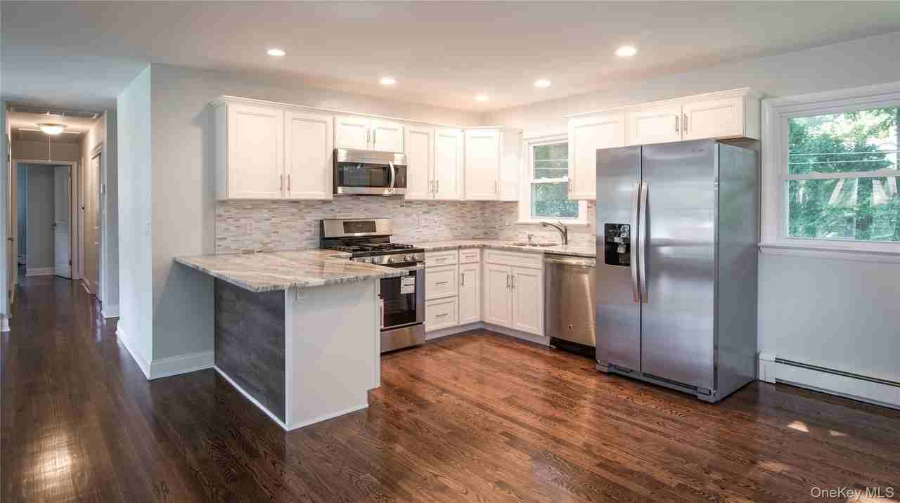 16 Elmwood Dr - Photo 7 of 20
