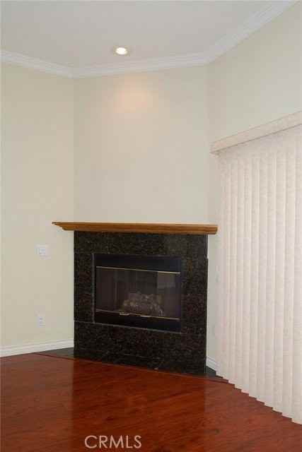 2345 Montrose Ave #5 - Photo 7 of 8