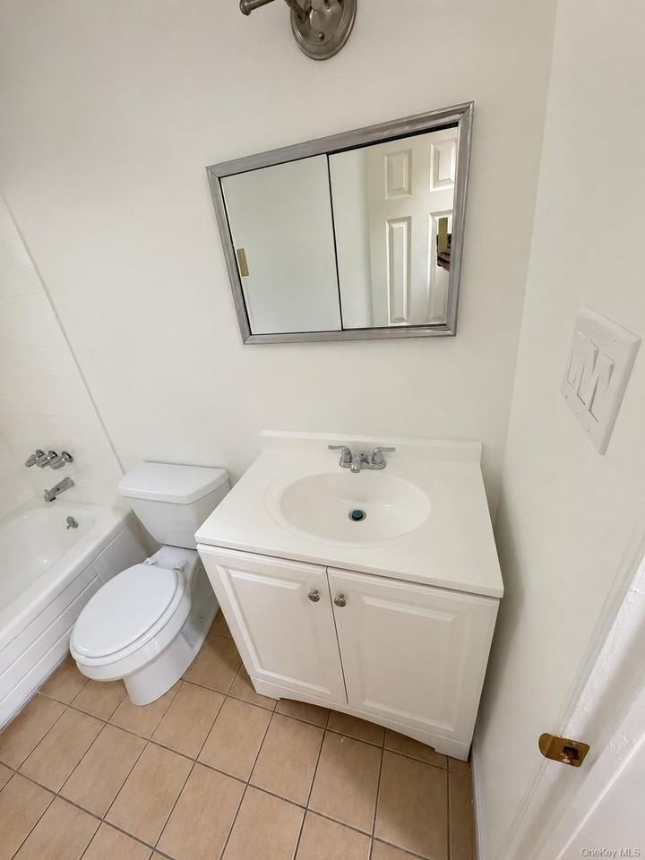 408-A 7th St #B - Photo 7 of 17