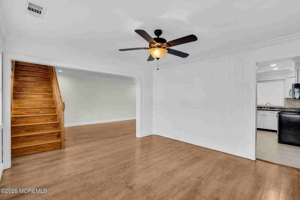101 Clearwater Dr - Photo 6 of 46