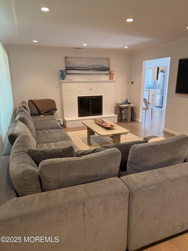 704 Dow Ave - Photo 4 of 14