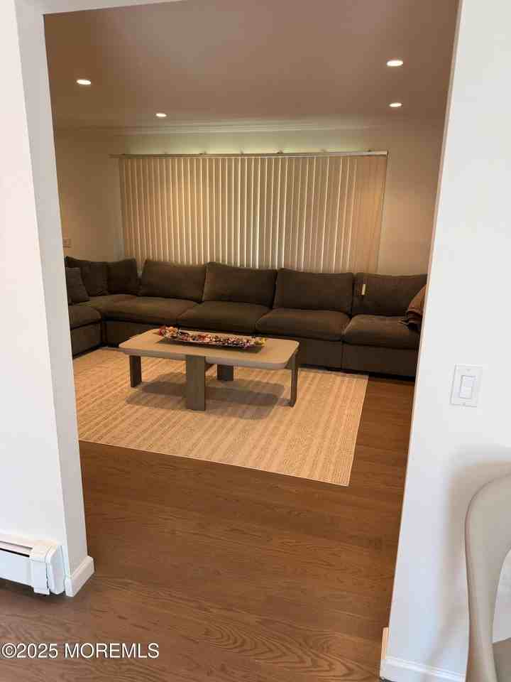 704 Dow Ave - Photo 5 of 14