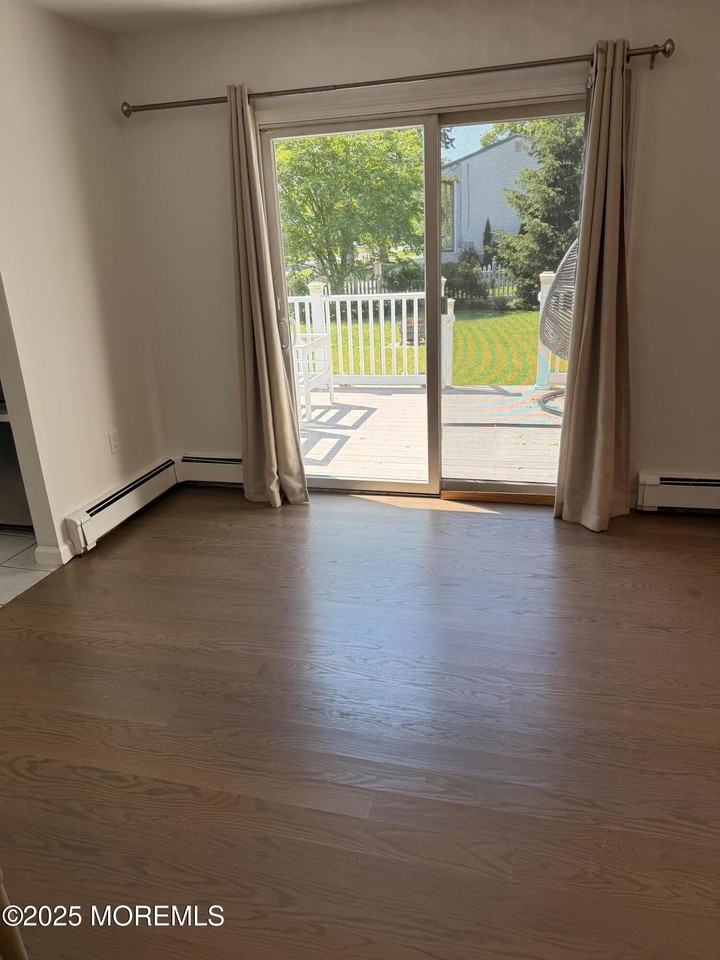 704 Dow Ave - Photo 7 of 14